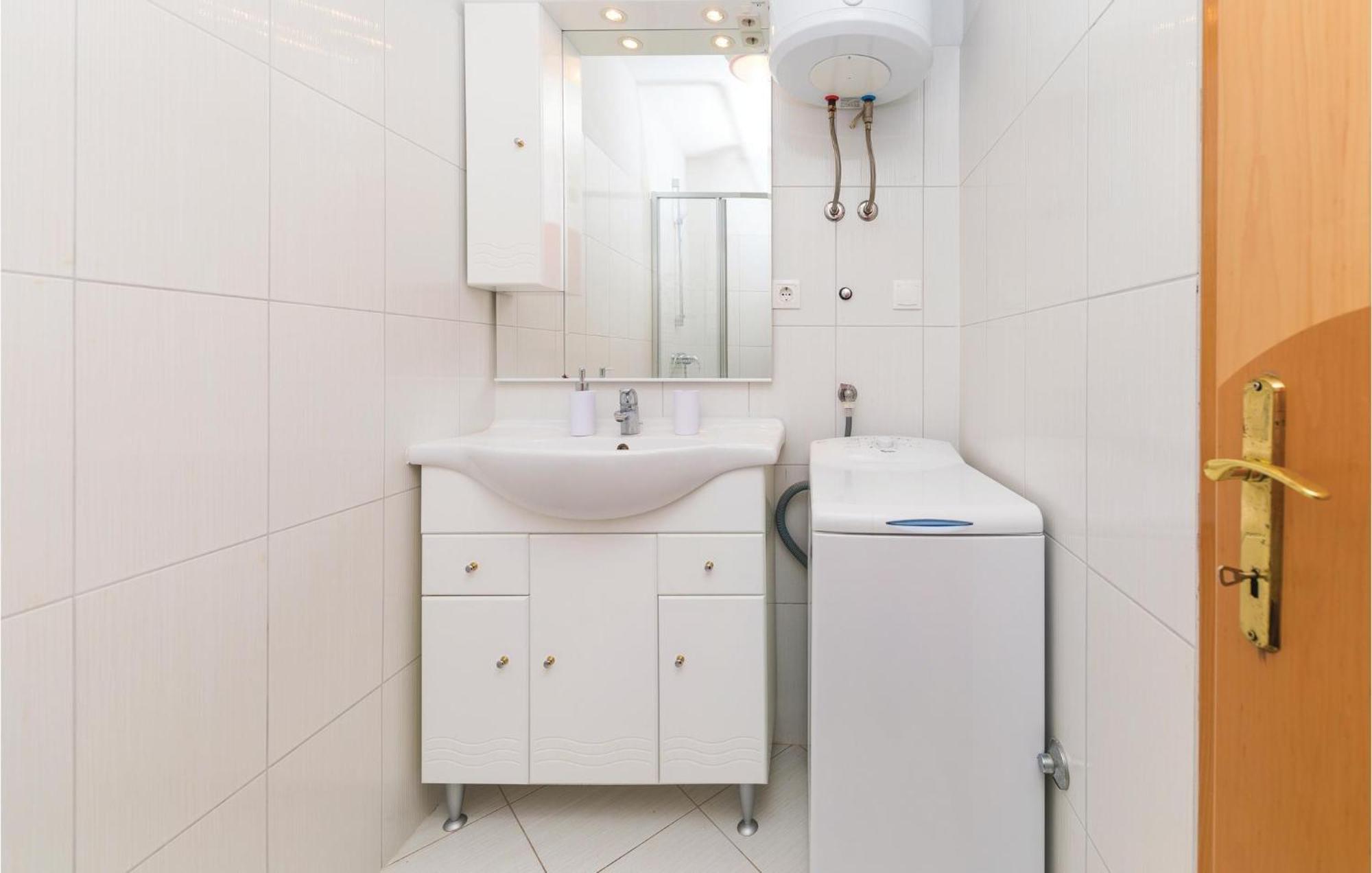 1 Bedroom Stunning Apartment In Okrug Gornji Trogir Exterior foto