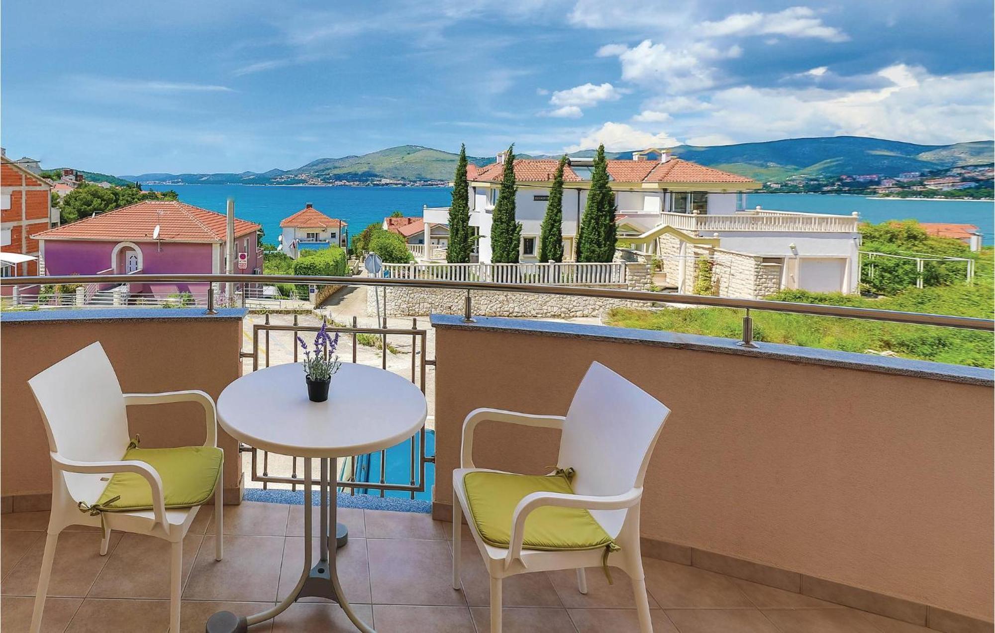 1 Bedroom Stunning Apartment In Okrug Gornji Trogir Exterior foto